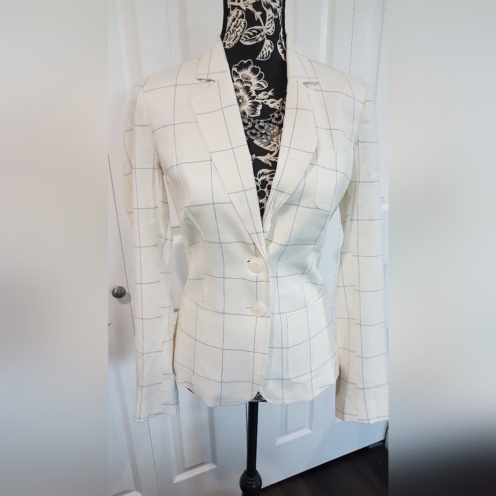Le chateau cream and blue checkered Linen blazer